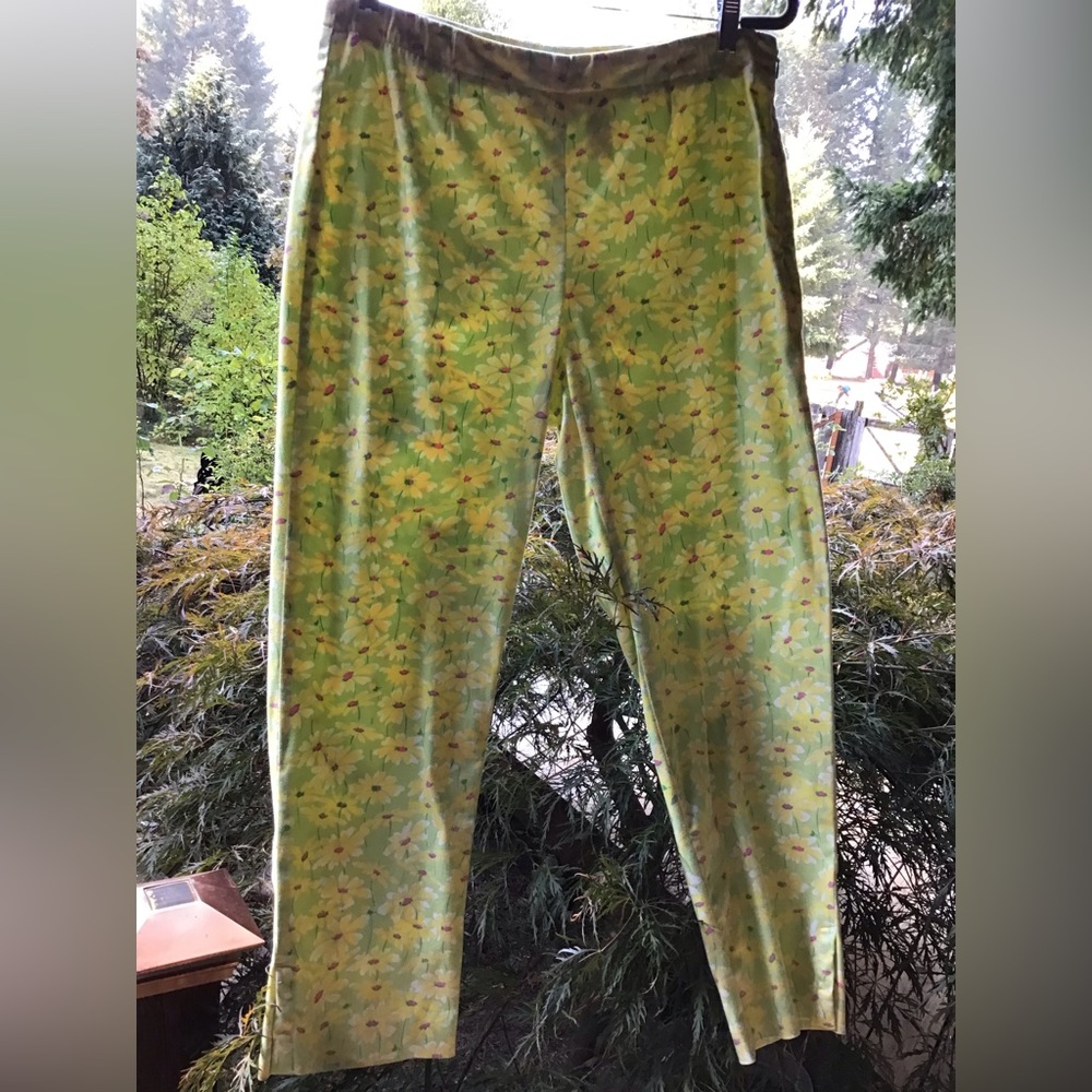 Liz Claiborne Cropped Pants